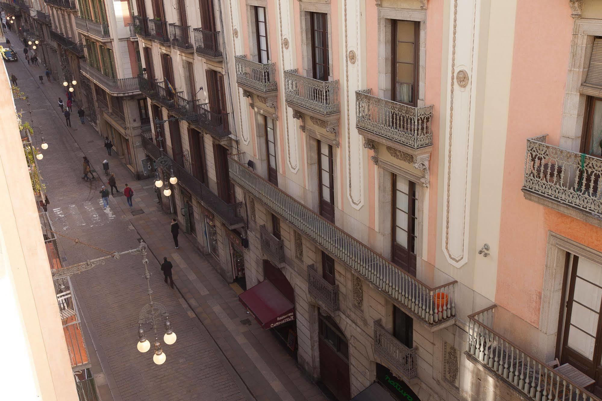 Hostal Fernando Barcelona Exterior foto